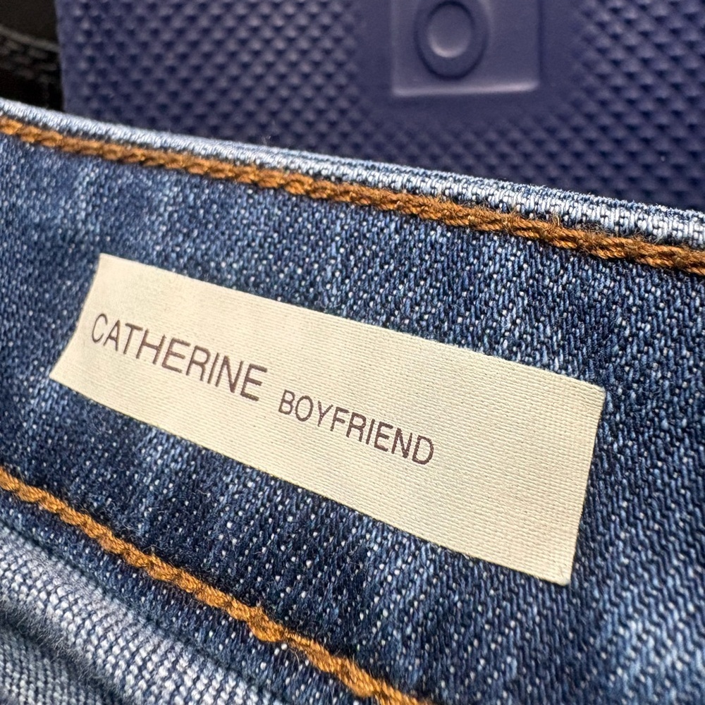 Kut from the Kloth® Catherine High-Rise Fab Ab Boyfriend Jeans size 8 - Picture 7 of 7